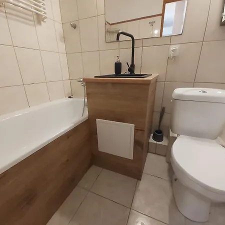 Проживание в семье 2050 Zwyciestwa 23 - Tanie - Samodzielne Zameldowanie - Self Check In