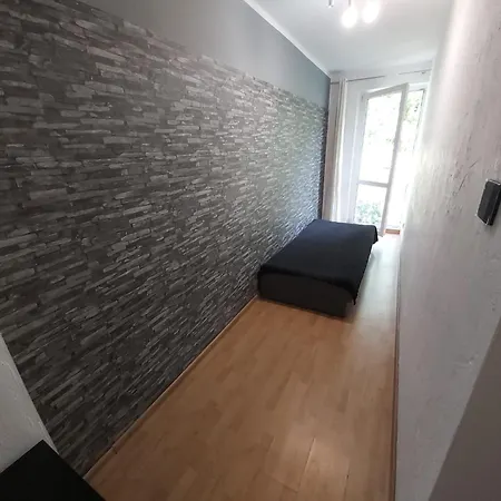 Проживание в семье 2050 Zwyciestwa 23 - Tanie - Samodzielne Zameldowanie - Self Check In *