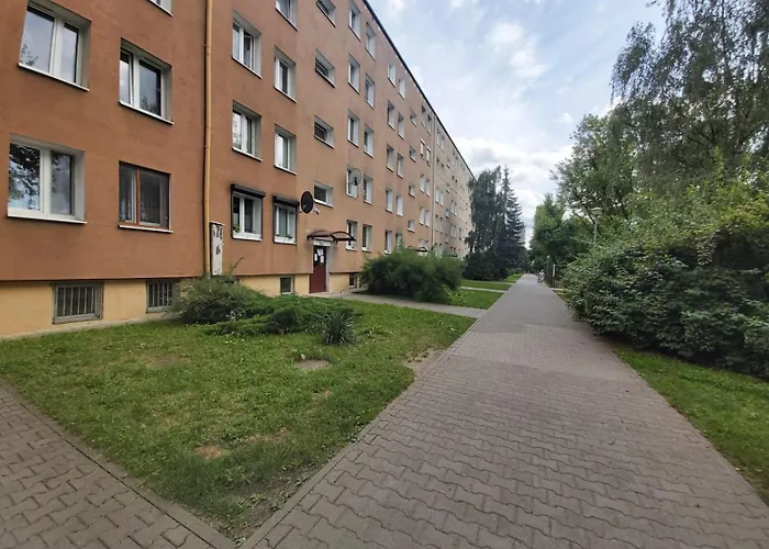 Проживание в семье 2050 Zwyciestwa 23 - Tanie - Samodzielne Zameldowanie - Self Check In