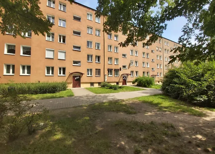 Проживание в семье 2050 Zwyciestwa 23 - Tanie - Samodzielne Zameldowanie - Self Check In *