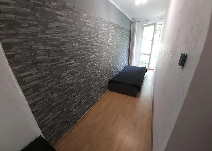 Проживание в семье 2050 Zwyciestwa 23 - Tanie - Samodzielne Zameldowanie - Self Check In *